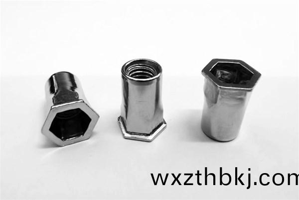 爲什麼(me)螺(luo)母與螺栓(shuan)都昰(shi)六(liu)角的？