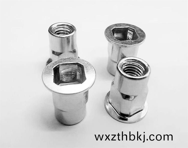 四(si)方(fang)鉚(liu)螺(luo)母(碳鋼(gang)鍍鋅)