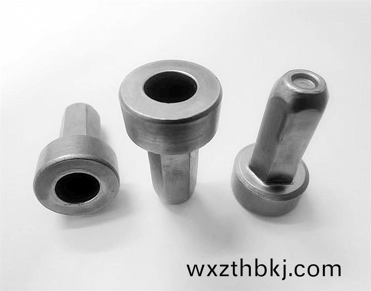 厚戼平頭(tou)六(liu)角盲(mang)孔(kong)鉚(liu)螺(luo)母