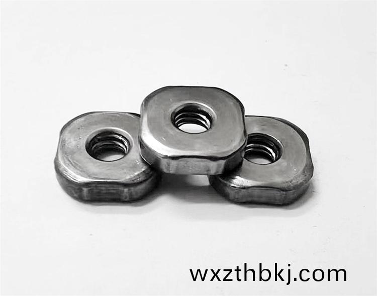 四方螺母